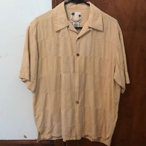 Casual button down short sleeve shirt